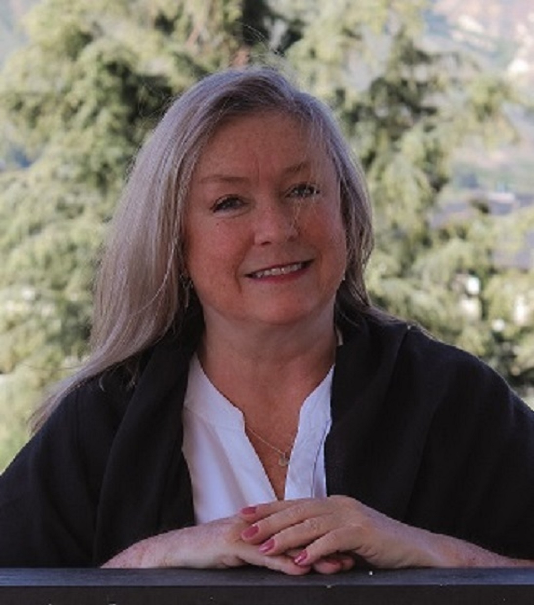 Melanie Holmes, notary public serving the Wenatchee valley